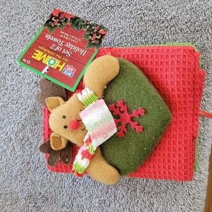 HOLIDAY TOWELS